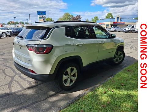 Used 2019 Jeep Compass Latitude w/ Popular Equipment Group AWD/4WD image 5