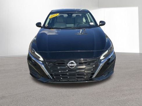 Certified 2025 Nissan Altima 2.5 SV image 6