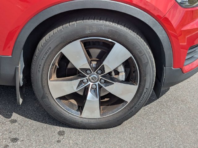 Used 2020 Volvo XC40 T5 Momentum w/ Protection Package Premier AWD/4WD image 11