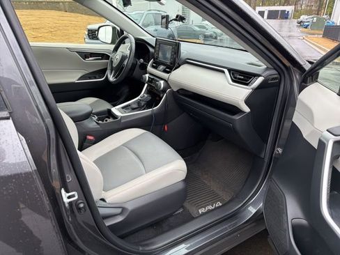 Used 2020 Toyota RAV4 XLE Premium image 24
