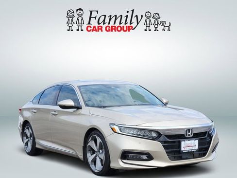 Used 2018 Honda Accord Touring image 2