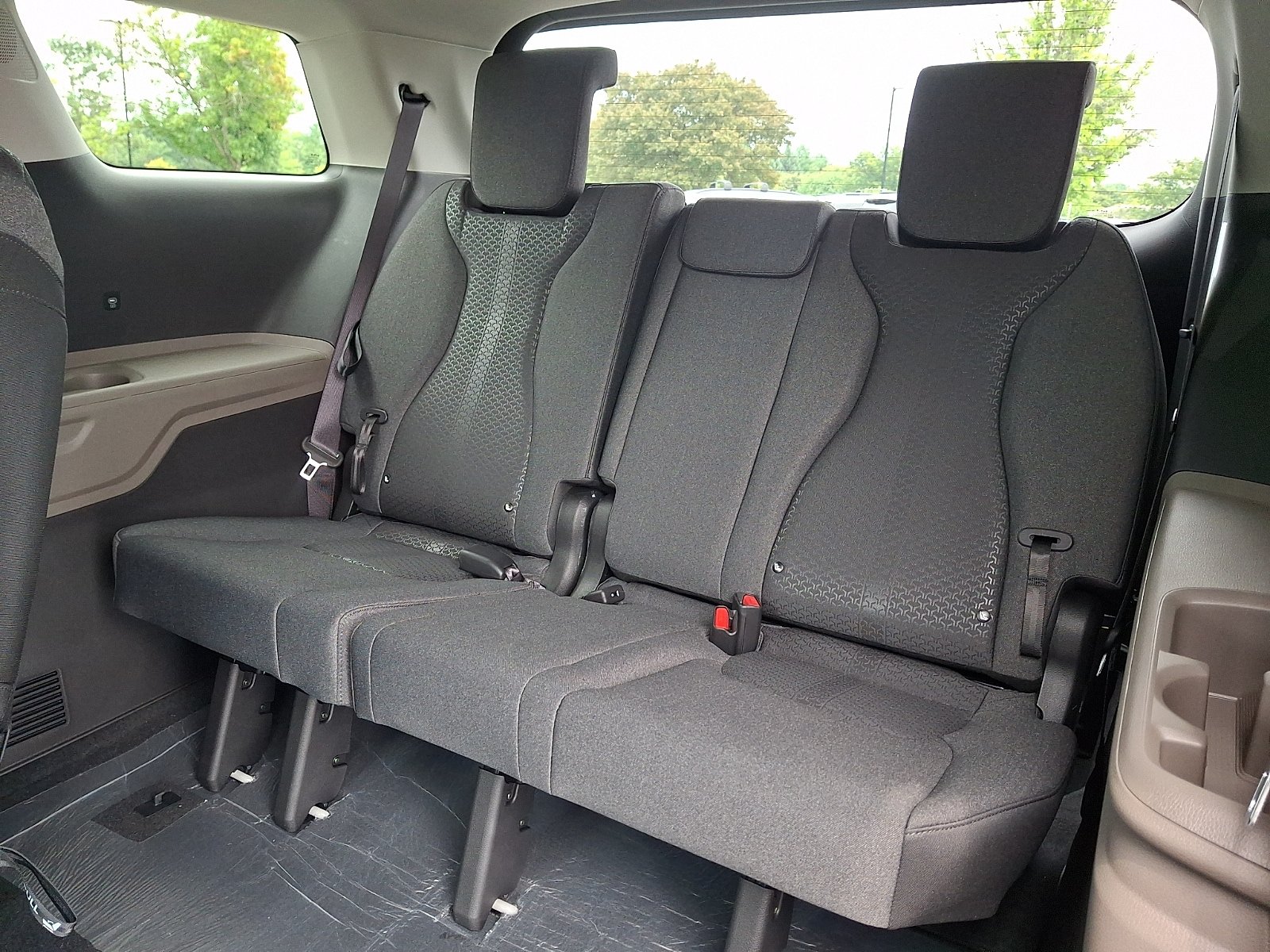 New 2027 Kia Carnival LX FWD image 7