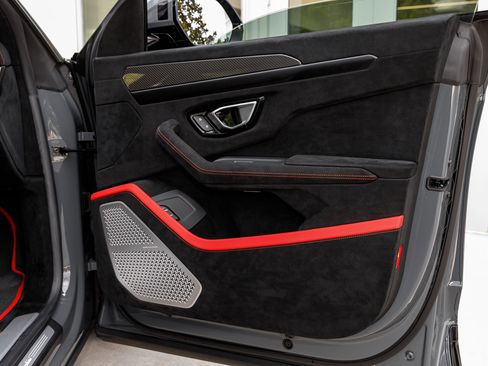 Used 2023 Lamborghini Urus Performante image 45