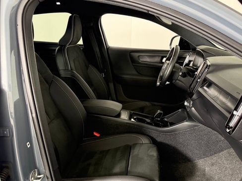 Used 2023 Volvo C40 P8 Recharge Ultimate w/ Protection Package Premier image 30