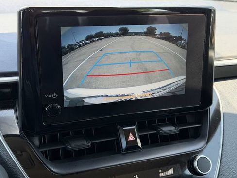 Used 2025 Toyota Corolla LE FWD image 18