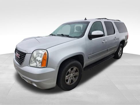 Used 2014 GMC Yukon XL SLT RWD image 1