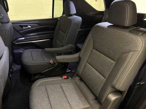 Used 2024 Chevrolet Traverse LT FWD image 21