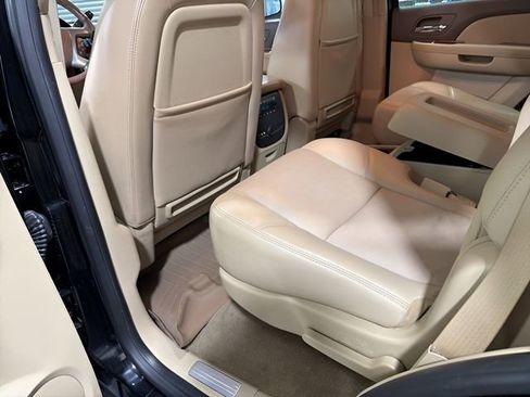 Used 2011 Chevrolet Tahoe LTZ AWD/4WD image 32