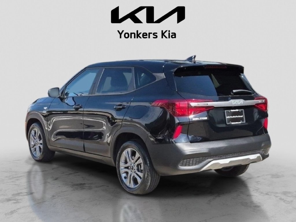Used 2023 Kia Seltos LX AWD/4WD image 8