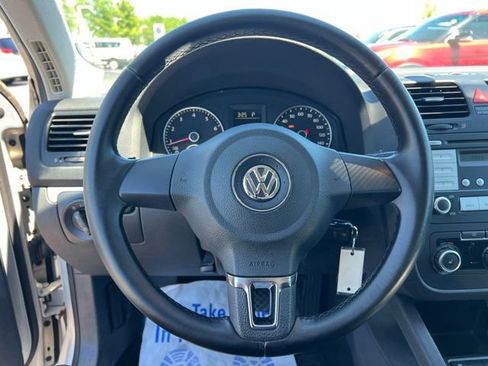Used 2010 Volkswagen Jetta Limited Edition FWD image 13