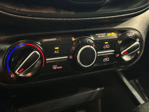 Used 2020 Kia Soul S image 21