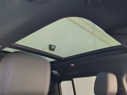 Used 2025 Land Rover Defender 110 S image 19