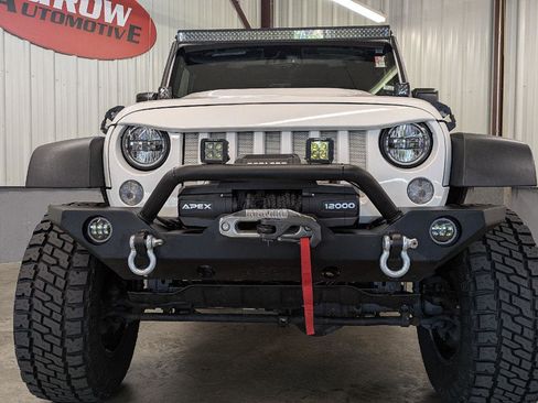 Used 2016 Jeep Wrangler Unlimited Rubicon AWD/4WD image 7