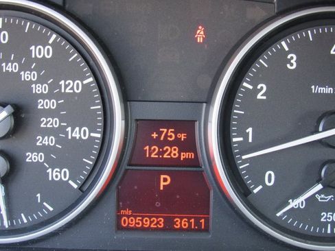 Used 2008 BMW 328i Convertible image 18