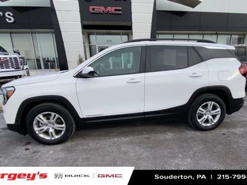 Certified 2022 GMC Terrain SLE w/ Driver Convenience Package image 6