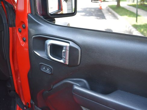 Used 2025 Jeep Wrangler Unlimited Sport AWD/4WD image 20