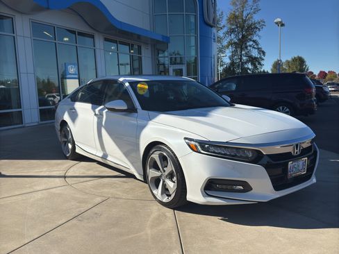 Used 2018 Honda Accord Touring image 27