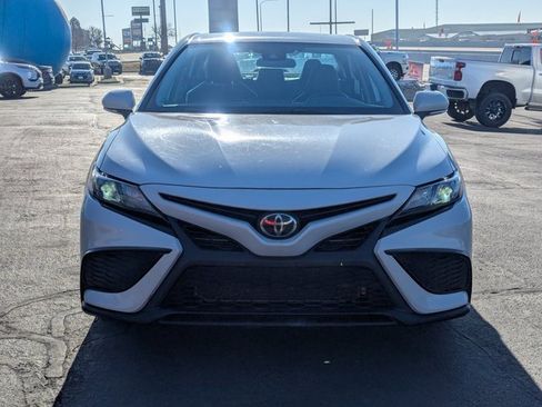 Used 2022 Toyota Camry SE image 9