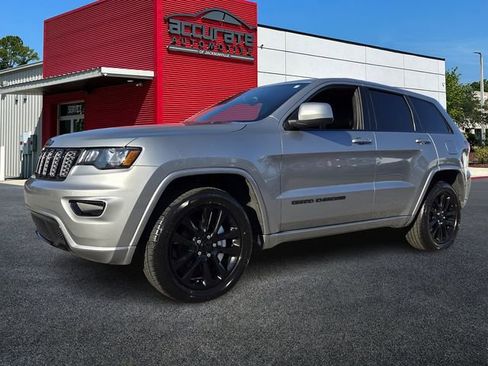 Used 2018 Jeep Grand Cherokee Altitude image 1