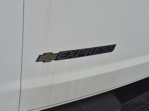 Used 2024 Chevrolet Express 3500 Extended RWD image 29