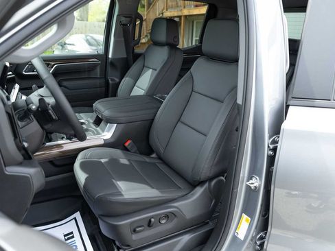 New 2026 Chevrolet Silverado 1500 RST w/ Redline Edition AWD/4WD image 13