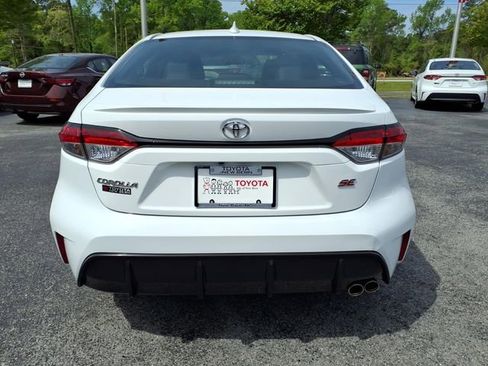 Used 2025 Toyota Corolla SE FWD image 2