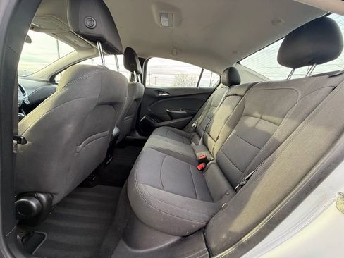 Used 2017 Chevrolet Cruze LT image 24