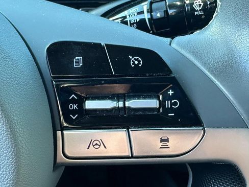 Used 2023 Hyundai Elantra SEL w/ Convenience Package image 20