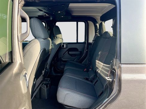 Used 2024 Jeep Gladiator Rubicon w/ Convenience Group image 23