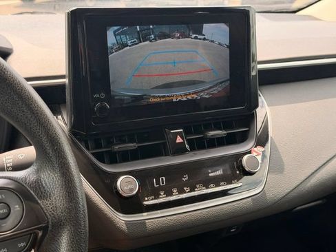 Used 2024 Toyota Corolla LE FWD image 32