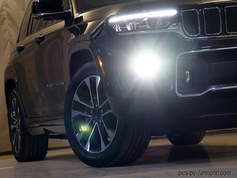 Used 2022 Jeep Grand Cherokee Overland w/ Adv Protech Group III image 4