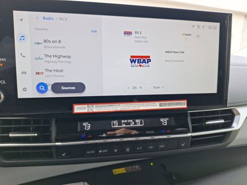 Used 2025 Toyota Sienna XLE image 28