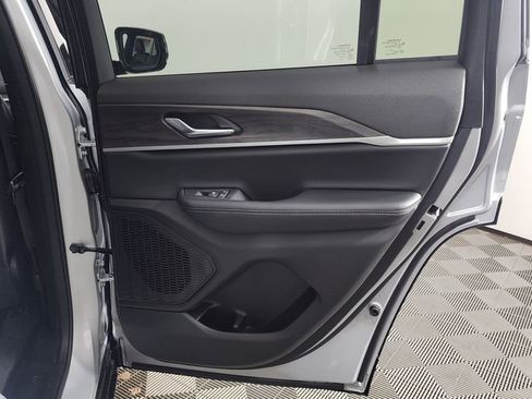 New 2025 Jeep Grand Cherokee Limited w/ Trailer Tow Package image 25