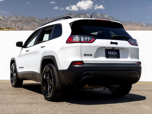Used 2021 Jeep Cherokee Latitude Plus AWD/4WD image 4