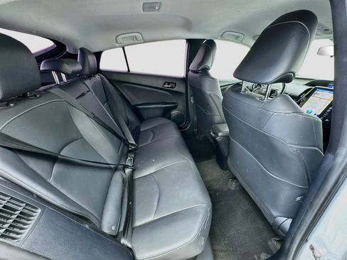 Used 2022 Toyota Prius Prime XLE FWD image 18
