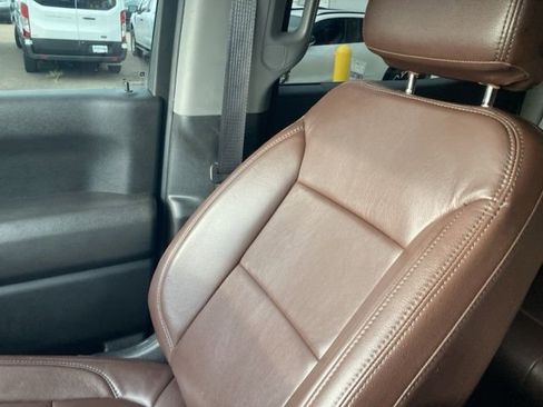 Used 2022 Chevrolet Silverado 1500 Custom image 16