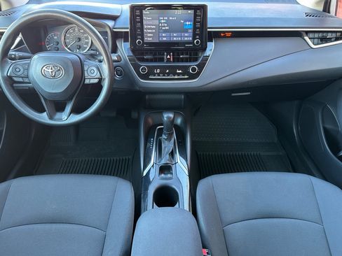 Used 2022 Toyota Corolla LE image 4