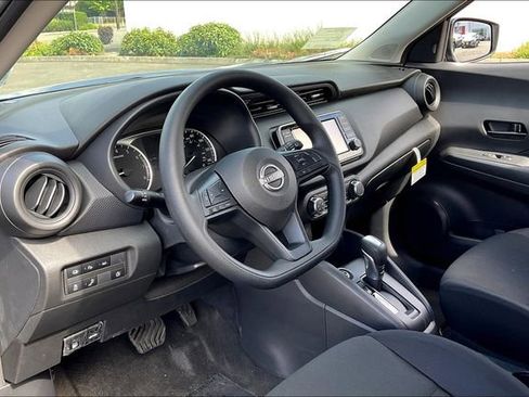 New 2025 Nissan Kicks Play S image 6