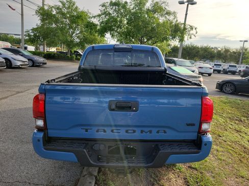 Used 2019 Toyota Tacoma TRD Off-Road w/ Technology Package image 16