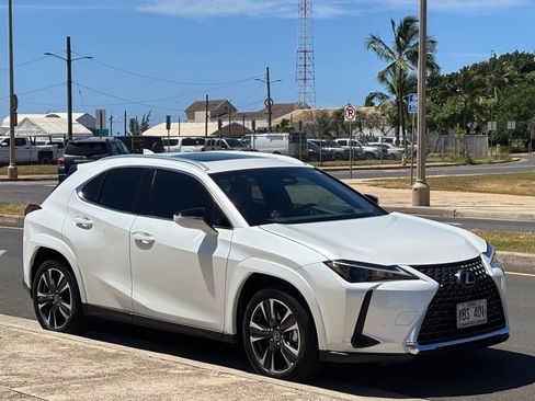 Used 2025 Lexus UX 300h AWD image 4