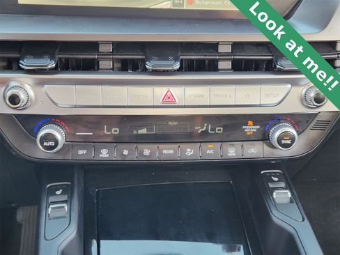 Used 2025 Kia Telluride S image 18