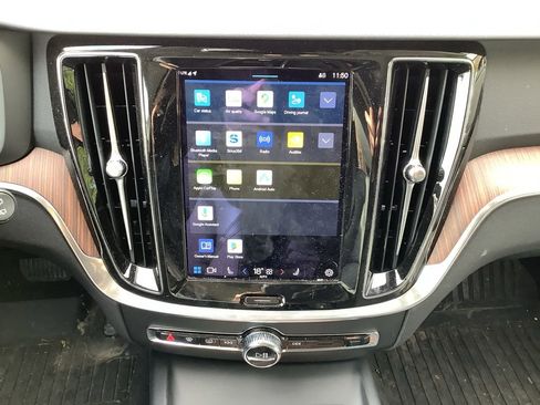 Used 2024 Volvo V60 B5 Cross Country Plus w/ Protection Package Premier image 18