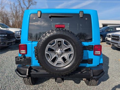 Used 2018 Jeep Wrangler Rubicon w/ Power Convenience Group image 4