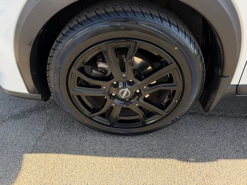 Used 2023 Nissan Kicks SR FWD image 8