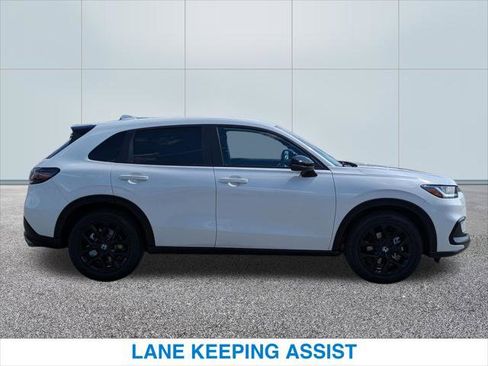 Certified 2025 Honda HR-V Sport image 6