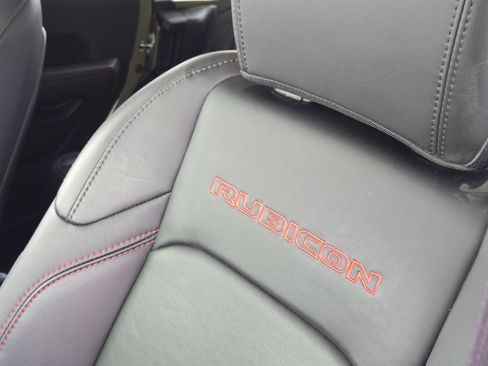 Used 2025 Jeep Wrangler Unlimited Rubicon image 17