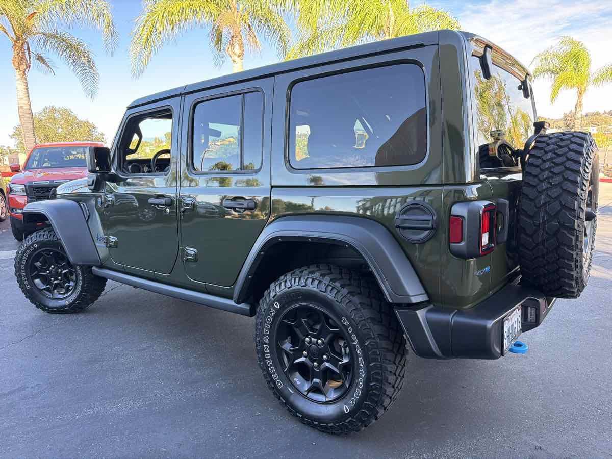 Used 2023 Jeep Wrangler Unlimited w/ 8.4" Radio Group AWD/4WD image 11