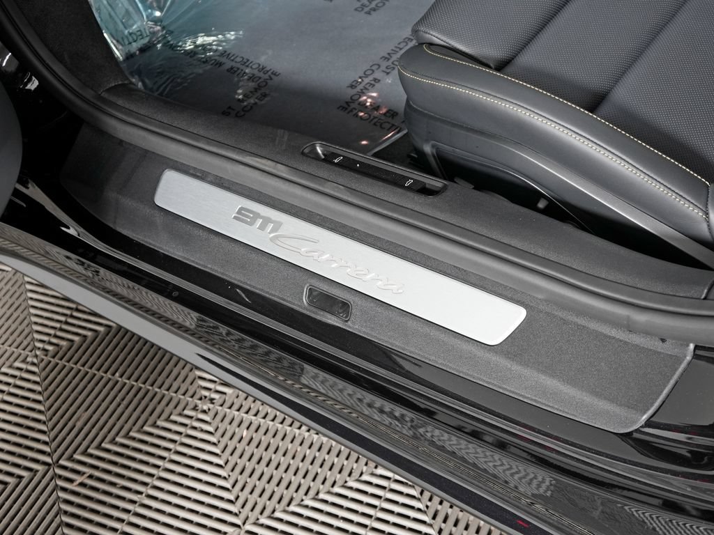 Used 2026 Porsche 911 Carrera RWD image 19