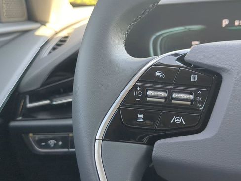 New 2025 Kia Niro EX Touring image 17