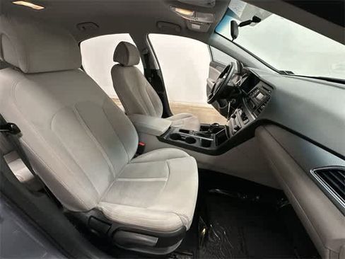 Used 2017 Hyundai Sonata SE image 18